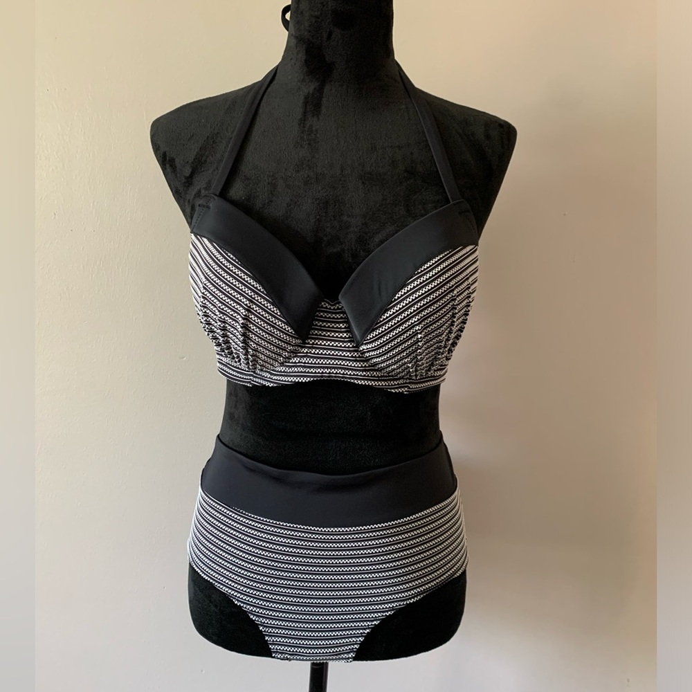 Swimsuits For All Swim Sexy Black And White Mid Rise Bra Top Swim Bikini Size 12
